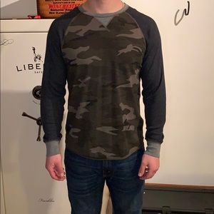 AE XL Camo Colorblock Thermal NWOT